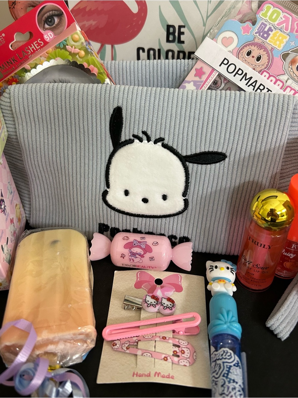 SANRIO BLIND BOX AND BEAUTY BUNDLE - Picture 3 of 7